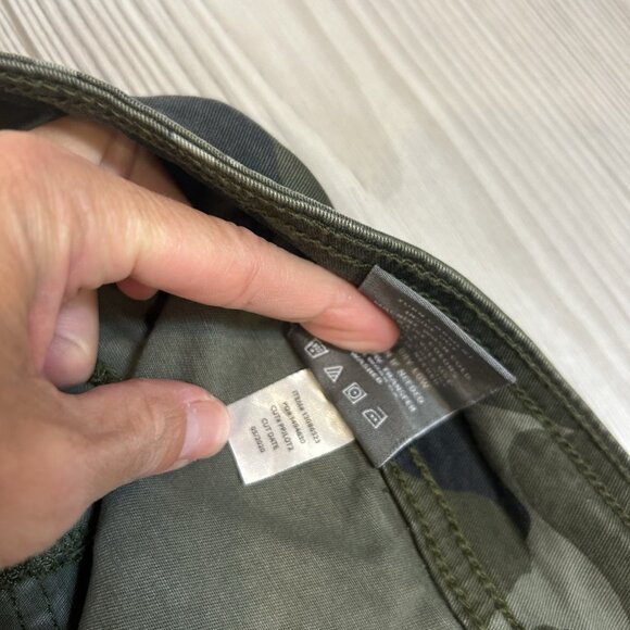 NWT Torrid Size 16 Crop Aviator Skinny Stretch Twill Mid-Rise Pant Camo Green - Picture 8 of 13